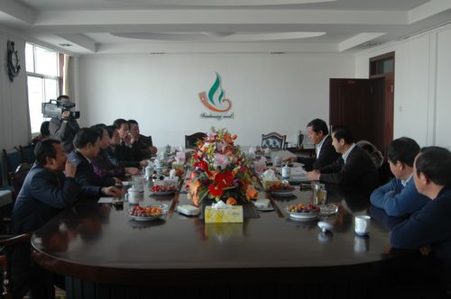 瓜州縣、金塔縣領導來公司慰問