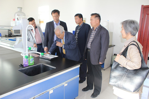 日本專(zhuān)家來(lái)公司進(jìn)行技術(shù)指導(dǎo)和交流