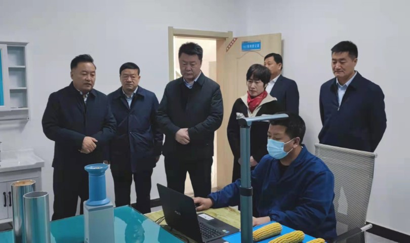 酒泉市政府黨組成員、副市長(zhǎng)哈里別克來(lái)敦煌種業(yè)調(diào)研指導(dǎo)工作